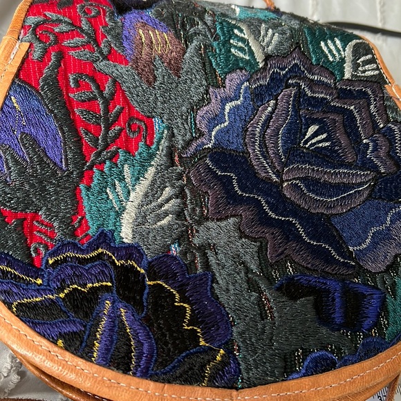 vintage embroidered leather crossbody bag - Picture 16 of 16